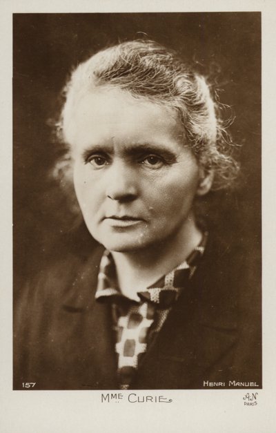 Marie Curie (1867-1934), fisica e chimica polacca (foto b/n) da Henri Manuel