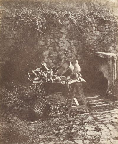 [Natura morta: calderone, brocca e verdure su un tavolo a cavalletto]. da Henri Victor Regnault
