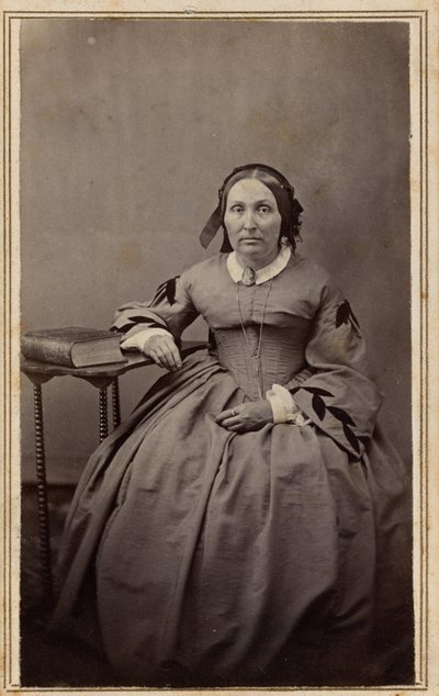 Ritratto di donna, anni 