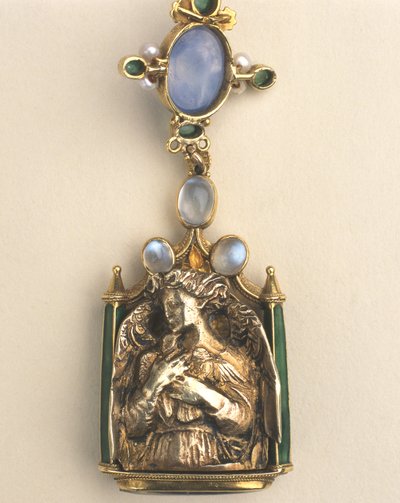 (dettaglio) di pendente a doppia faccia, c.1907-10 da Henry Wilson