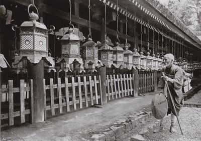 Un pellegrino al tempio di Kasuga, Nara da Herbert Ponting