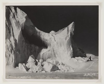 Un iceberg a mezza estate da Herbert Ponting