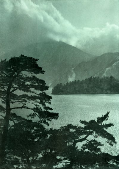 Tempesta in Arrivo sul Lago Motosu da Herbert Ponting