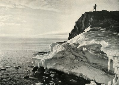 Capo Royds, guardando a nord, c1910-1913, 1913 da Herbert Ponting