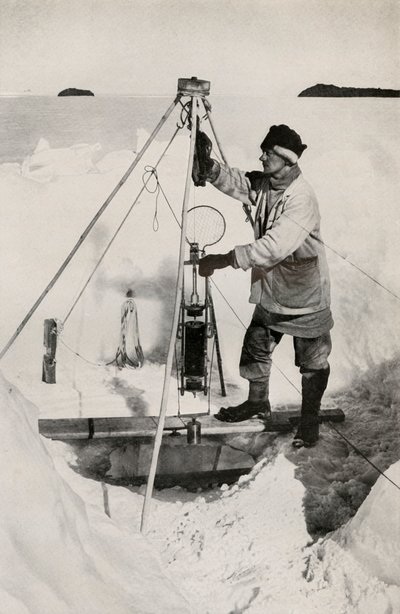 E. W. Nelson con la bottiglia d