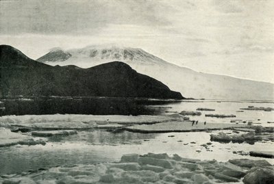 Entrando nel McMurdo Sound - Capo Bird e Monte Erebus, c1910-1913 da Herbert Ponting