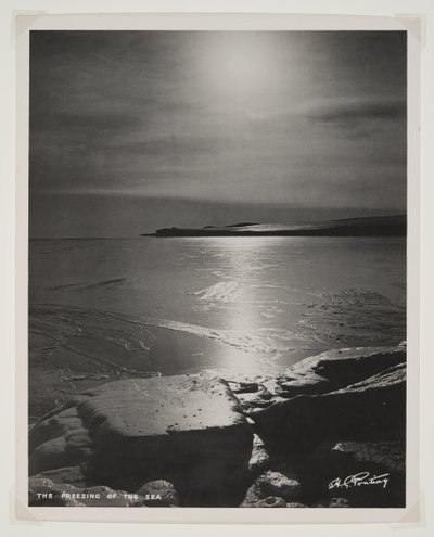 Il congelamento del mare da Herbert Ponting