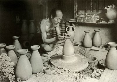 Il vasaio al suo tornio da Herbert Ponting