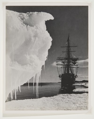 La Terra Nova al piede del ghiaccio da Herbert Ponting