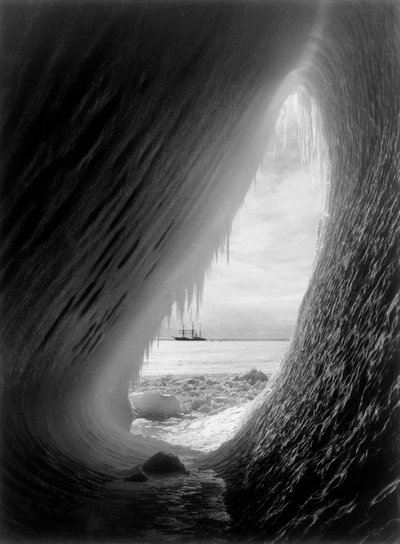 La Terra Nova nel McMurdo Sound, Antartide, 1911 da Herbert Ponting