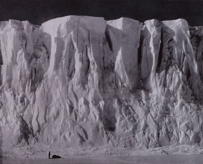 Le mura del Monte Erebus da Herbert Ponting