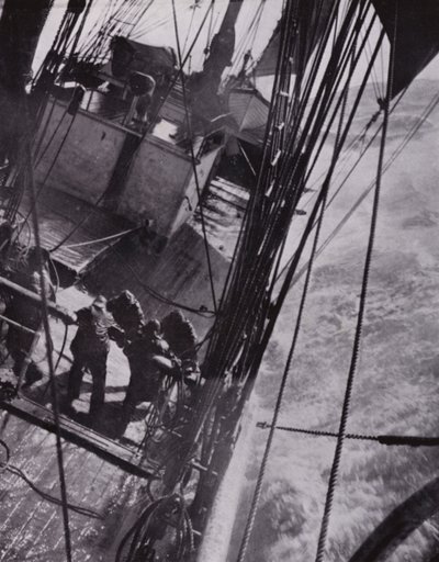 La nave si sollevava e si sforzava e beccheggiava come un tappo da Herbert Ponting