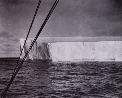 "Avvistarono il loro primo iceberg" da Herbert Ponting