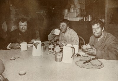 Wilson, Bowers e Cherry-Garrard al loro ritorno da Cape Crozier, 1 agosto 1911, 1913 da Herbert Ponting