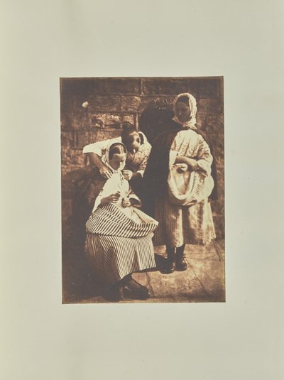 [Marion Finlay, Mrs. Margaret (Dryburgh) Lyall  Mrs. Grace (Finlay) Ramsay] da Hill and Adamson