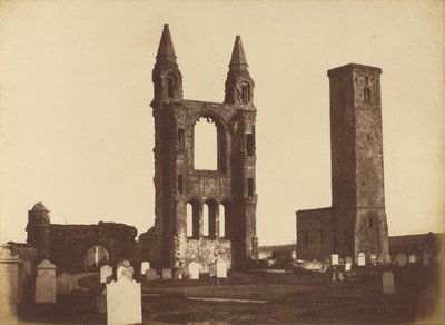 Cattedrale di St. Andrews, timpano orientale e torre di St. Regolo da Hill and Adamson