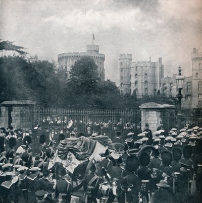 Il carro funebre di re Edoardo VII che entra nei terreni del castello di Windsor, 1910 da Horace Walter Nicholls