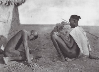 Africa: Stregone che sanguina un paziente da Hugo Adolf Bernatzik