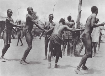 Africa: Danza Rotonda Moru da Hugo Adolf Bernatzik