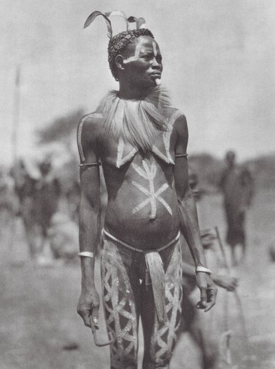 Africa: Donna Nuba con ornamento festivo da Hugo Adolf Bernatzik