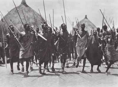 Africa: Guerrieri Shilluk che assaltano la tomba di un capo da Hugo Adolf Bernatzik