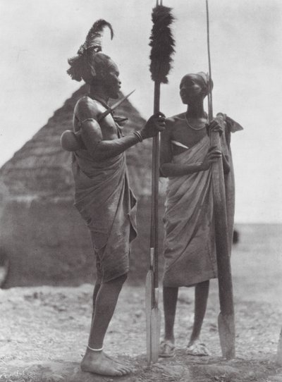 Africa: Shilluk in abito da festa da Hugo Adolf Bernatzik