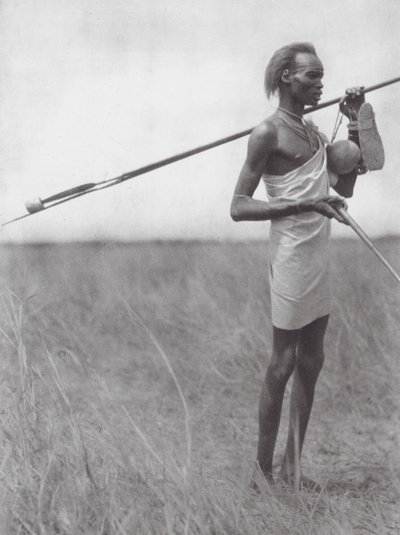 Africa: Guerriero Dinka in viaggio da Hugo Adolf Bernatzik