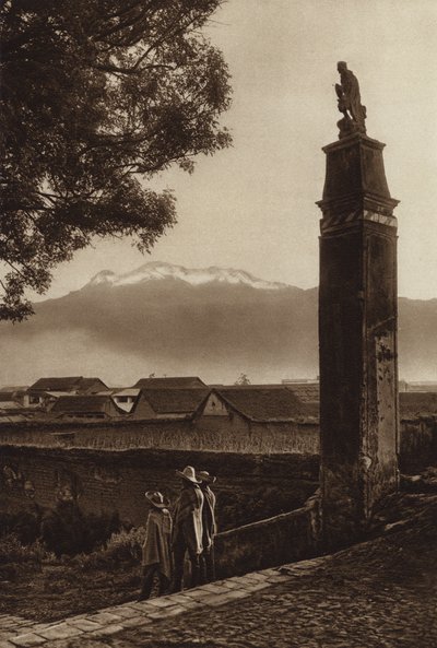 Messico: Amecameca con Iztaccihuatl (foto b/n) da Hugo Brehme