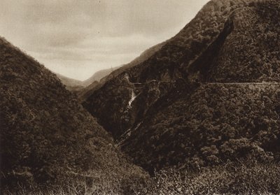 Messico: Las Canoas, binario ferroviario e gola di Tamasopo (foto b/n) da Hugo Brehme