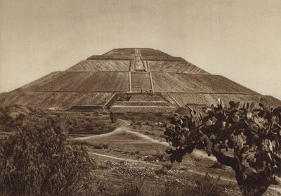 Messico: San Juan Teotihuacan, facciata occidentale (foto b/n) da Hugo Brehme