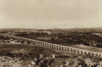 Messico: Veduta di Queretaro con vecchi tubi dell
