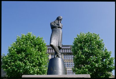 Monumento a Heinrich Heine (1797-1856) 1926-33 da Hugo Lederer