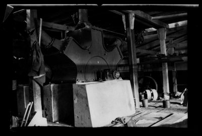 Macchina per la macinazione del legno di Kymintehta a Kuusankoski da Hugo Simberg