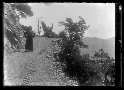 Uomo sulla strada di montagna del Caucaso da Hugo Simberg