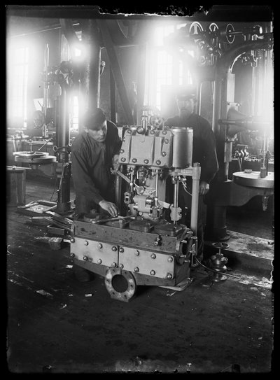 Officina meccanica del deposito ferroviario di Tampere da Hugo Simberg