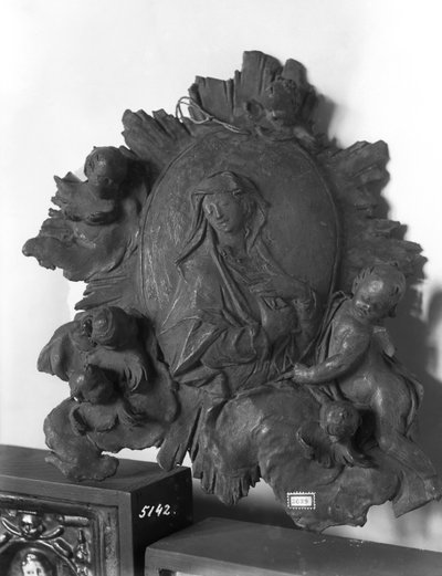 Medaglione raffigurante la Madonna con angeli, c.1746 da Ignaz  Gunther