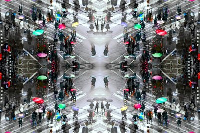 Ombrelli colorati – Simmetria urbana da Igor Shrayer