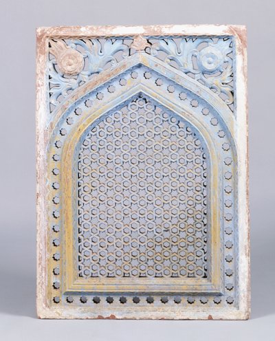 Un arco jali in arenaria rossa in una cornice, con un motivo stellare, XVIII secolo da Indian School