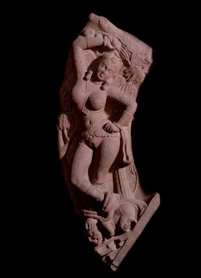 Dama che monta su un nano (scultura in arenaria rossa, Impero Kushan) da Indian School