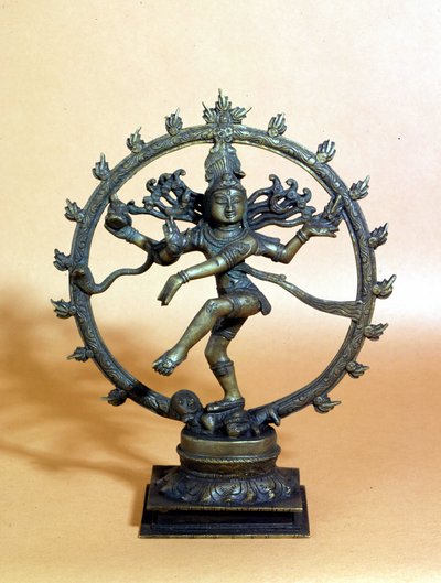 Shiva che danza nel cerchio di fuoco e schiaccia lo spirito del male. XVIII secolo da Indian School