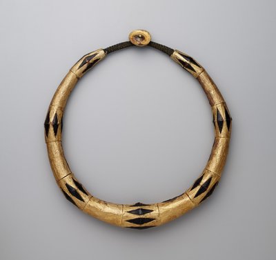 Collana da uomo (kalabubu) da Indonesian School