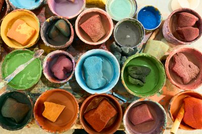 Dettagli in una fabbrica di ceramiche a Fez, Marocco, 2022 (foto) da Ira Block
