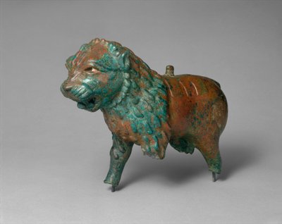 Figura di un leone, c. inizio a metà del I millennio a.C. (lega di rame) da Iron Age