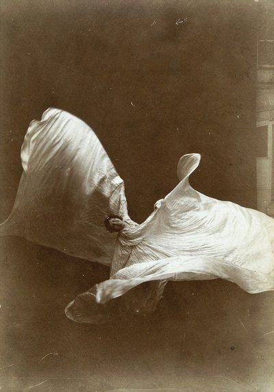 Loie Fuller in La danse Blanche, 1897 da Isaiah West Taber
