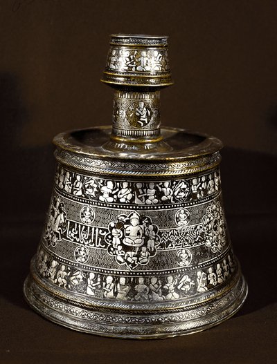 Arte islamica: candelabro in argento e rame del XIII secolo da Islamic School
