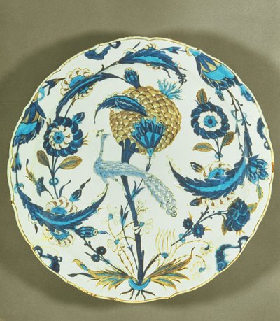 Piatto di Iznik dipinto con un pavone tra i fiori, Turchia, c.1550-55 da Islamic School