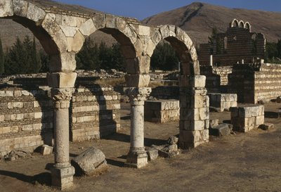 Vista di un colonnato, Periodo Omayyade (661-750) da Islamic School
