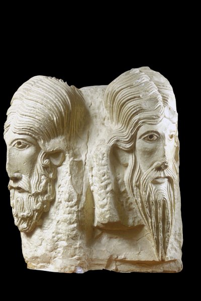 Frammento di un busto con tre teste che rappresentano la Trinità, dalla Chiesa dell