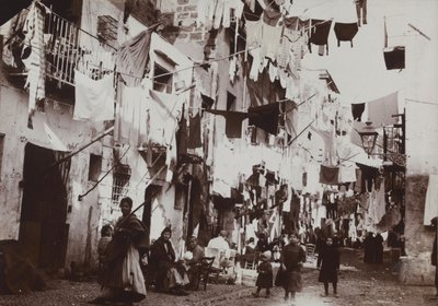 Una strada caratteristica di Palermo, 1920 da Italian Photographer