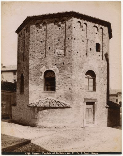 Battistero Neoniano o Battistero degli Ortodossi, Ravenna, Emilia-Romagna, Italia, fotografia di Pietro Poppi, Bologna, ca 1900 da Italian Photographer